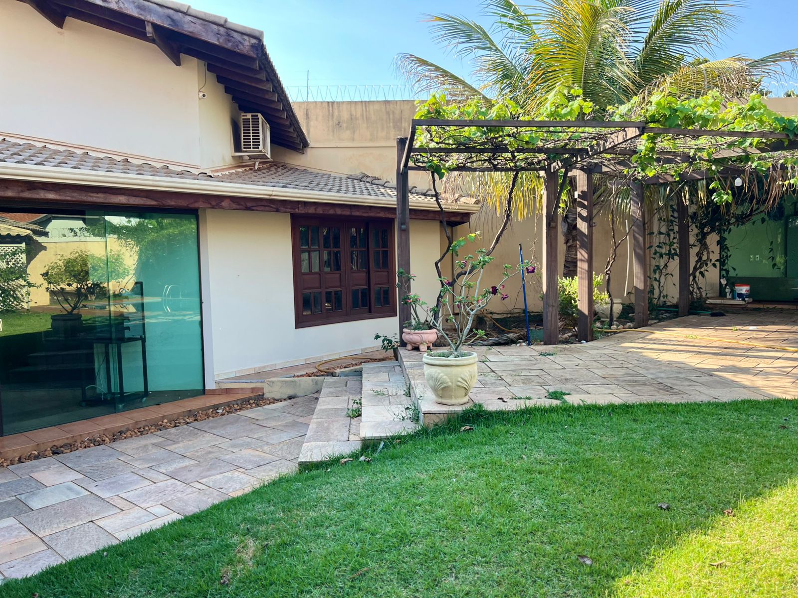 WhatsApp Image 2025-10-16 at 14.45.33 (1)