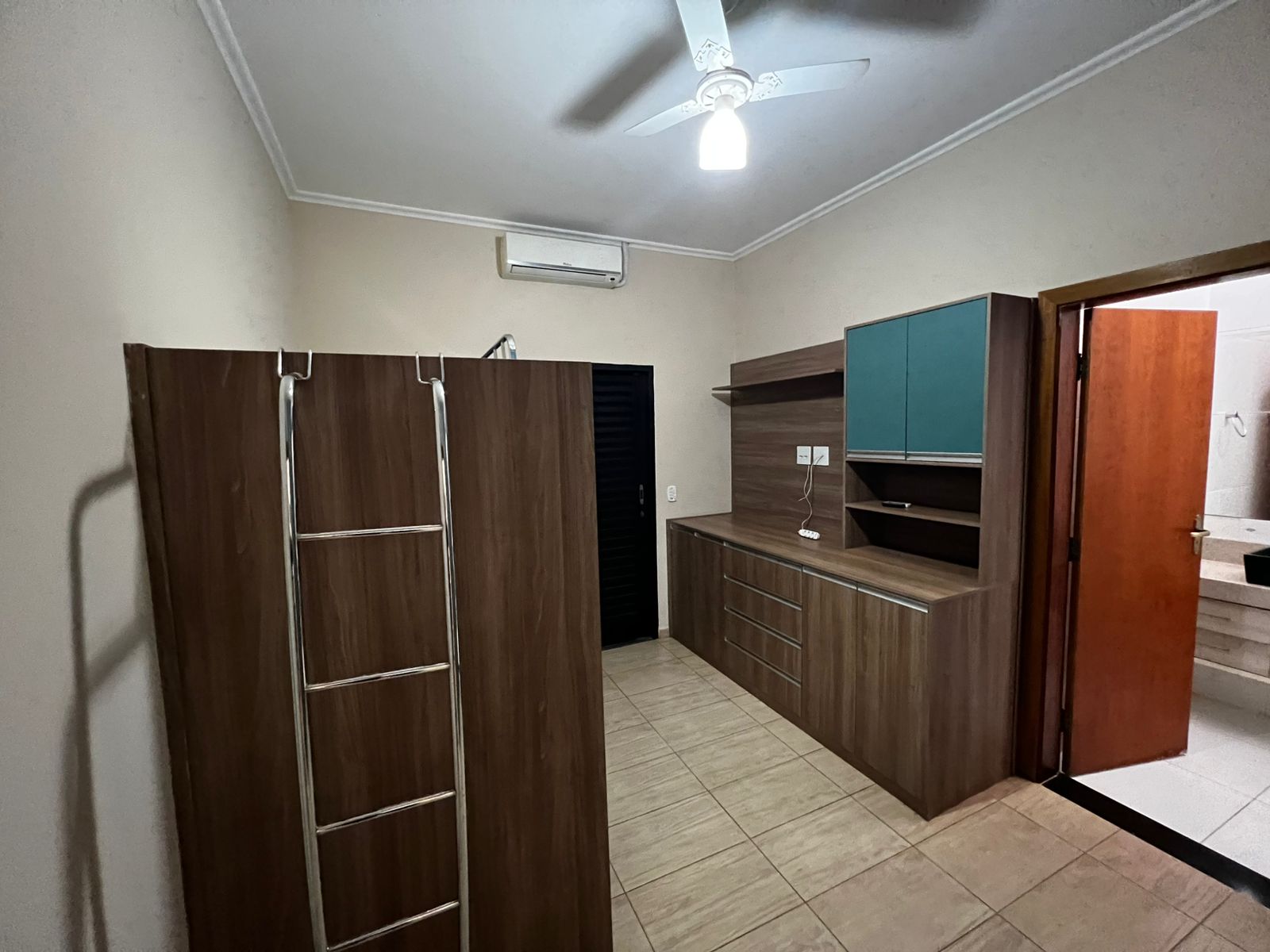 WhatsApp Image 2025-11-18 at 11.27.07 (1)