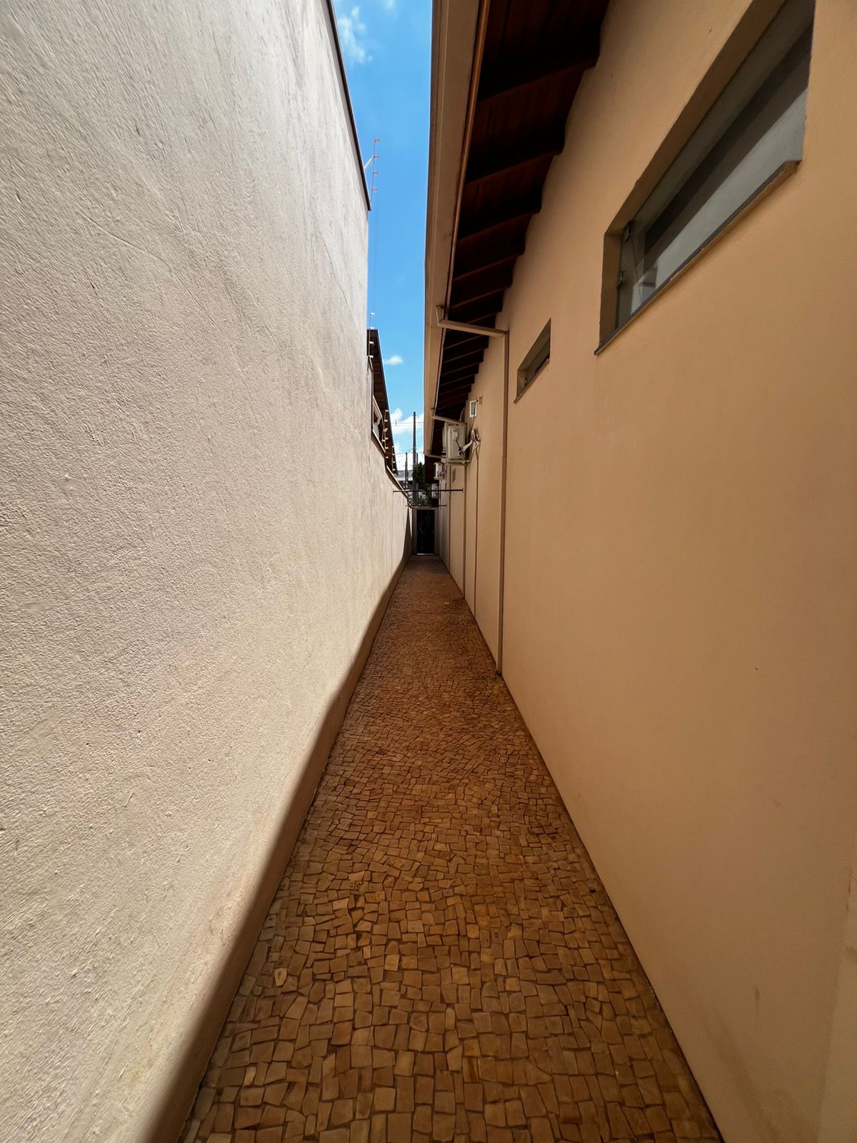 WhatsApp Image 2025-11-18 at 11.27.17 (2)