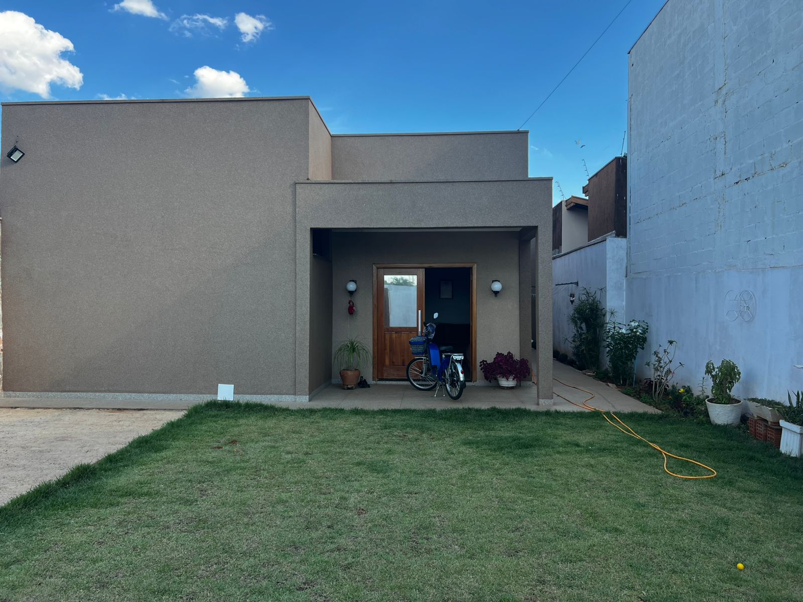 WhatsApp Image 2025-11-26 at 08.20.14 (2)