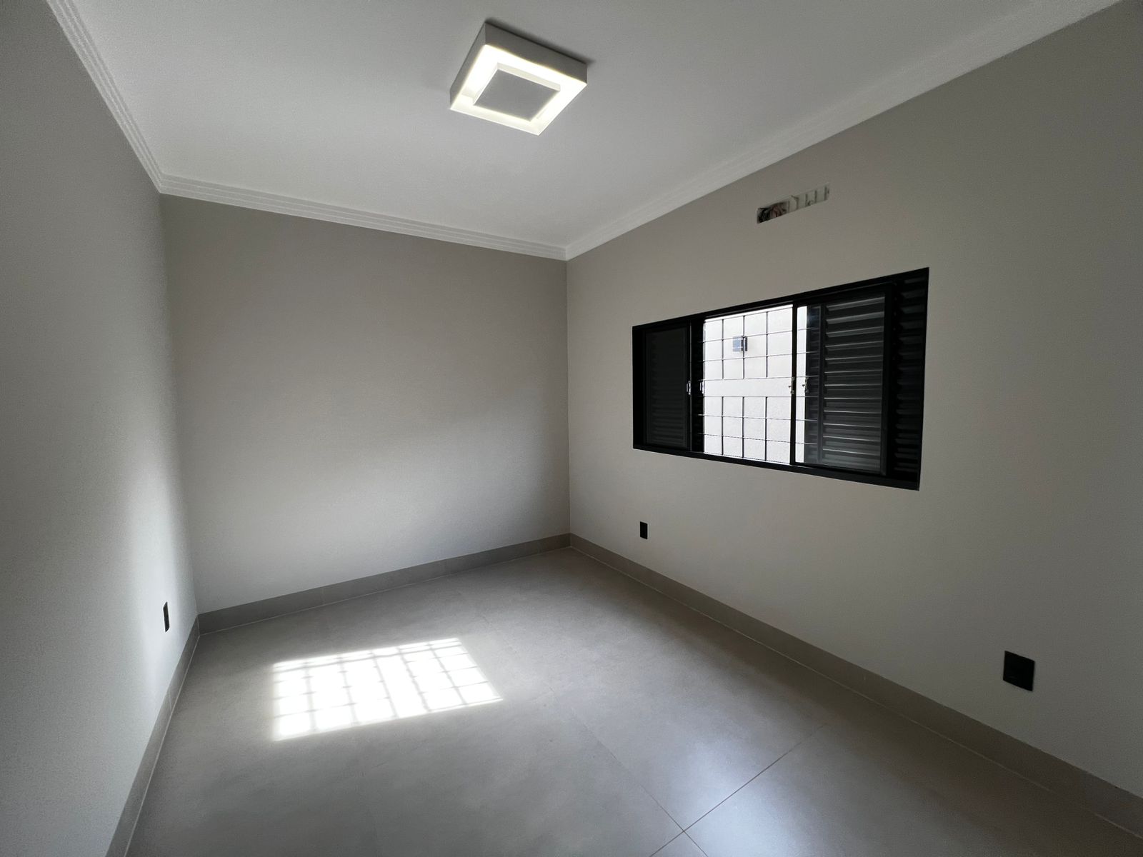 WhatsApp Image 2025-12-04 at 16.18.02