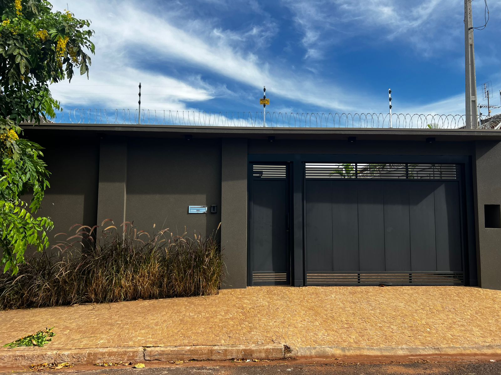 WhatsApp Image 2025-12-04 at 16.18.09 (1)